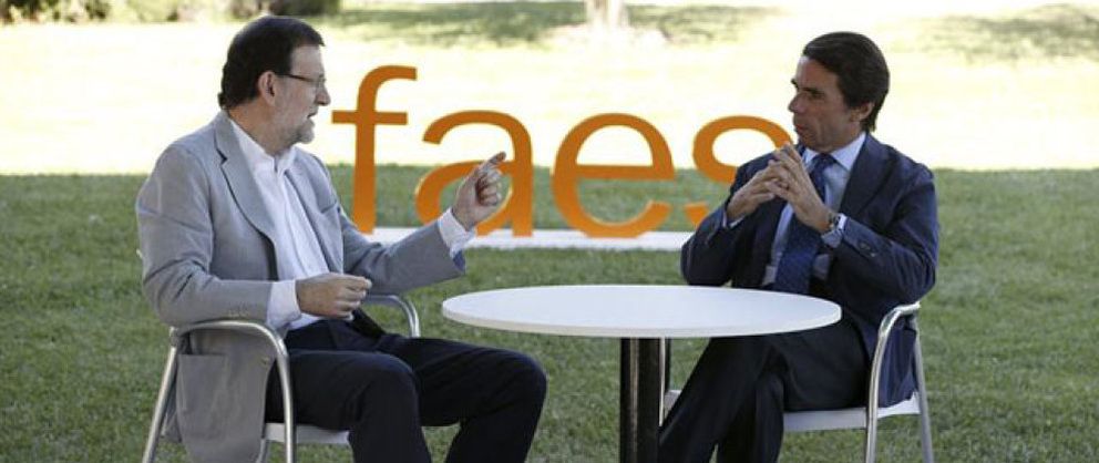 Foto: Rajoy y Aznar pactan las formas de su reencuentro tras la andanada del expresidente