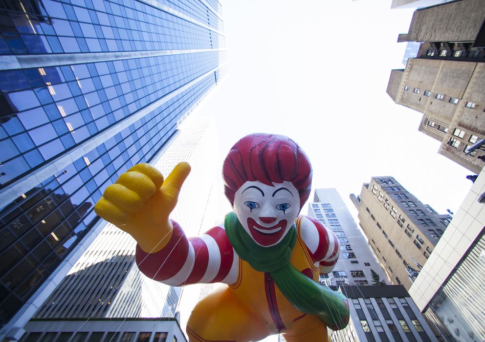 Foto: Un globo de Ronald McDonald en un desfile de Estados Unidos. (Reuters)