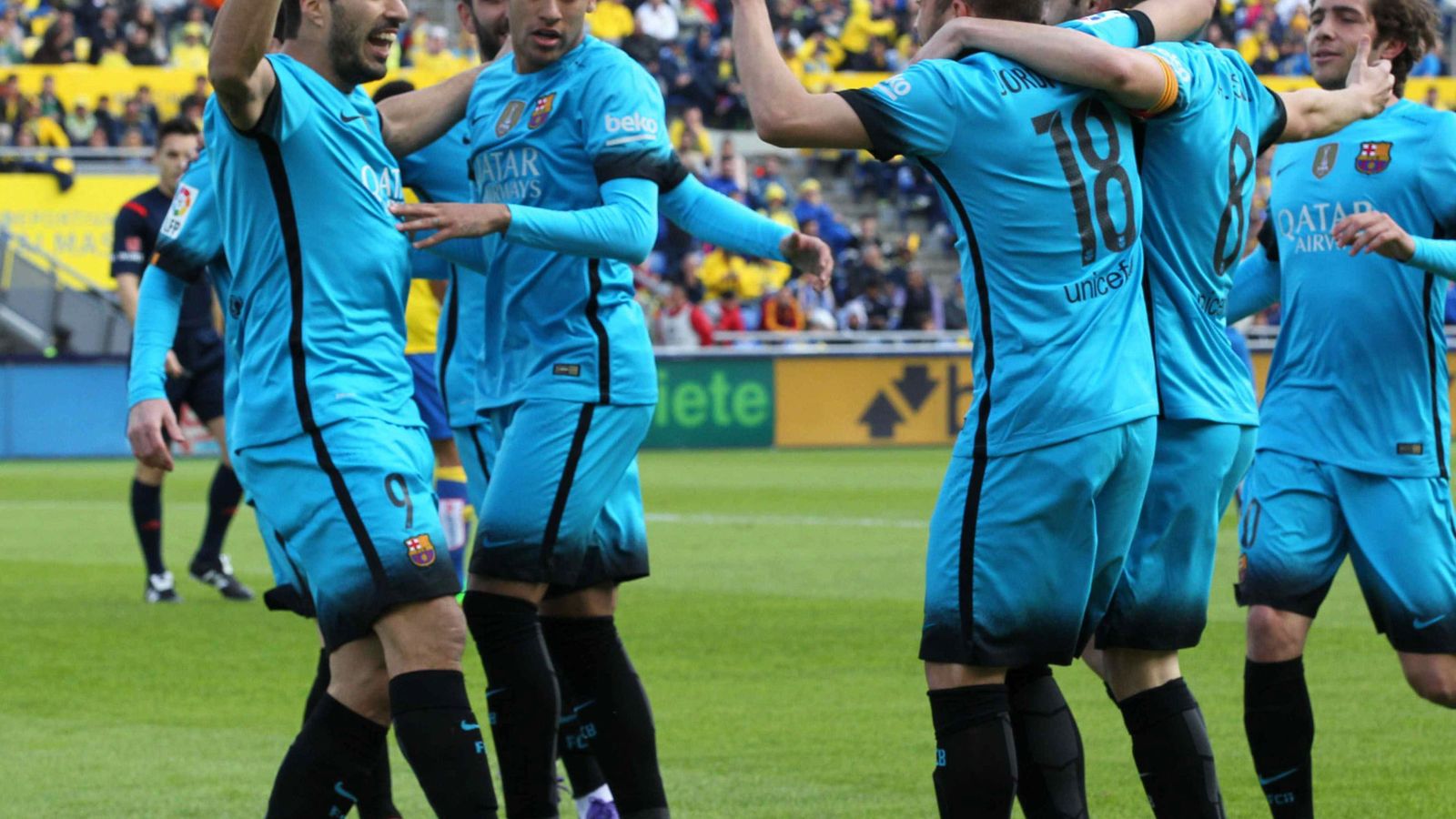 Foto: Luis Suárez abrió el marcador en el triunfo conseguido por el Barcelona en Las Palmas (EFE)