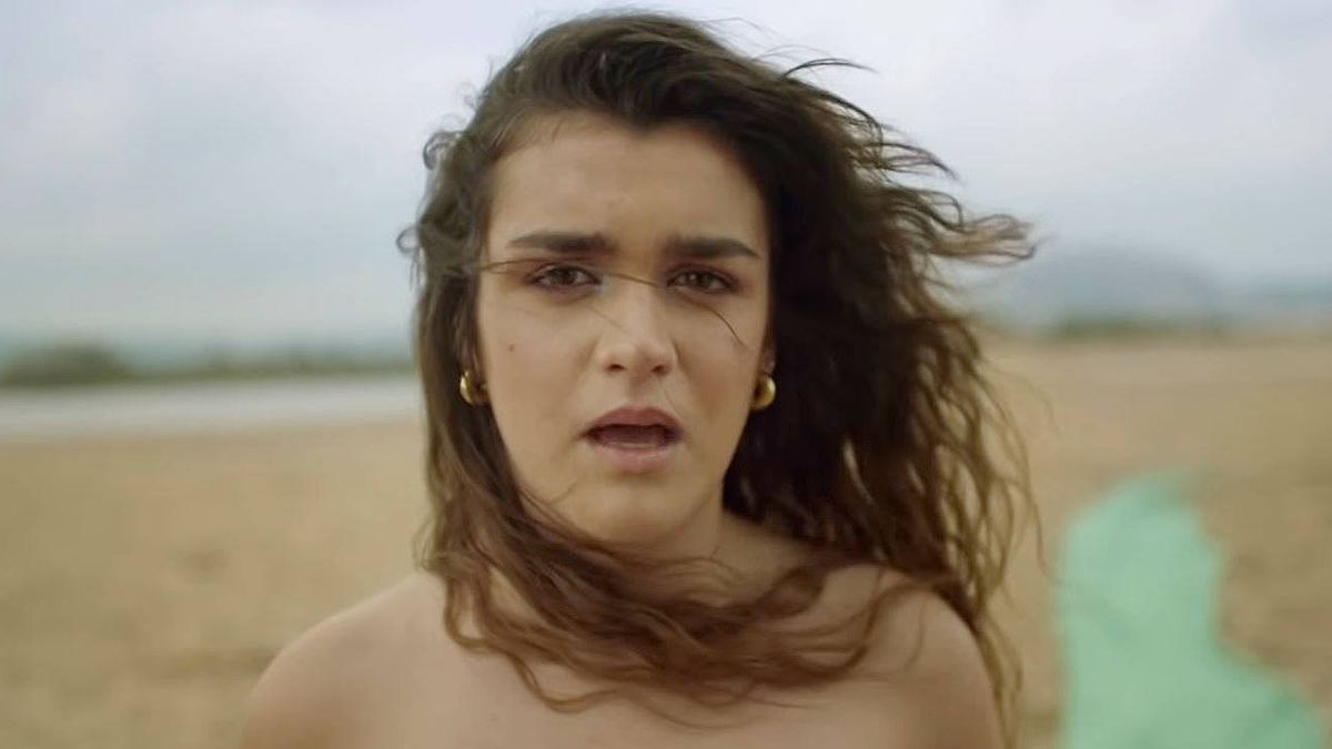 Amaia Romero ('OT 2017') canta "un poco borracha" tras lanzar su éxito 'El relámpago'