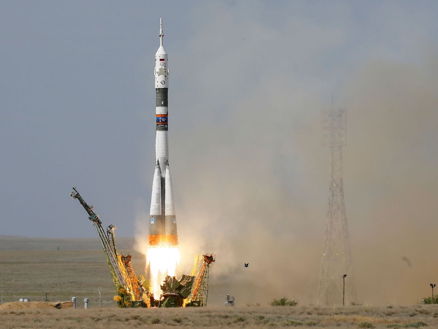 Llegó el momento de partir. La Soyuz MS-O9 camino de la Estación Espacial Internacional. (Reuters)