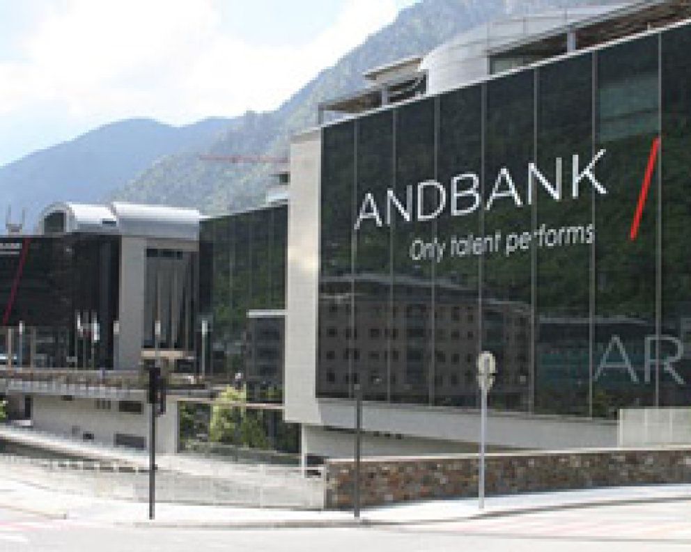 Foto: Fitch mantiene el ratig de Andbank en A- y mejora la perspectiva a estable