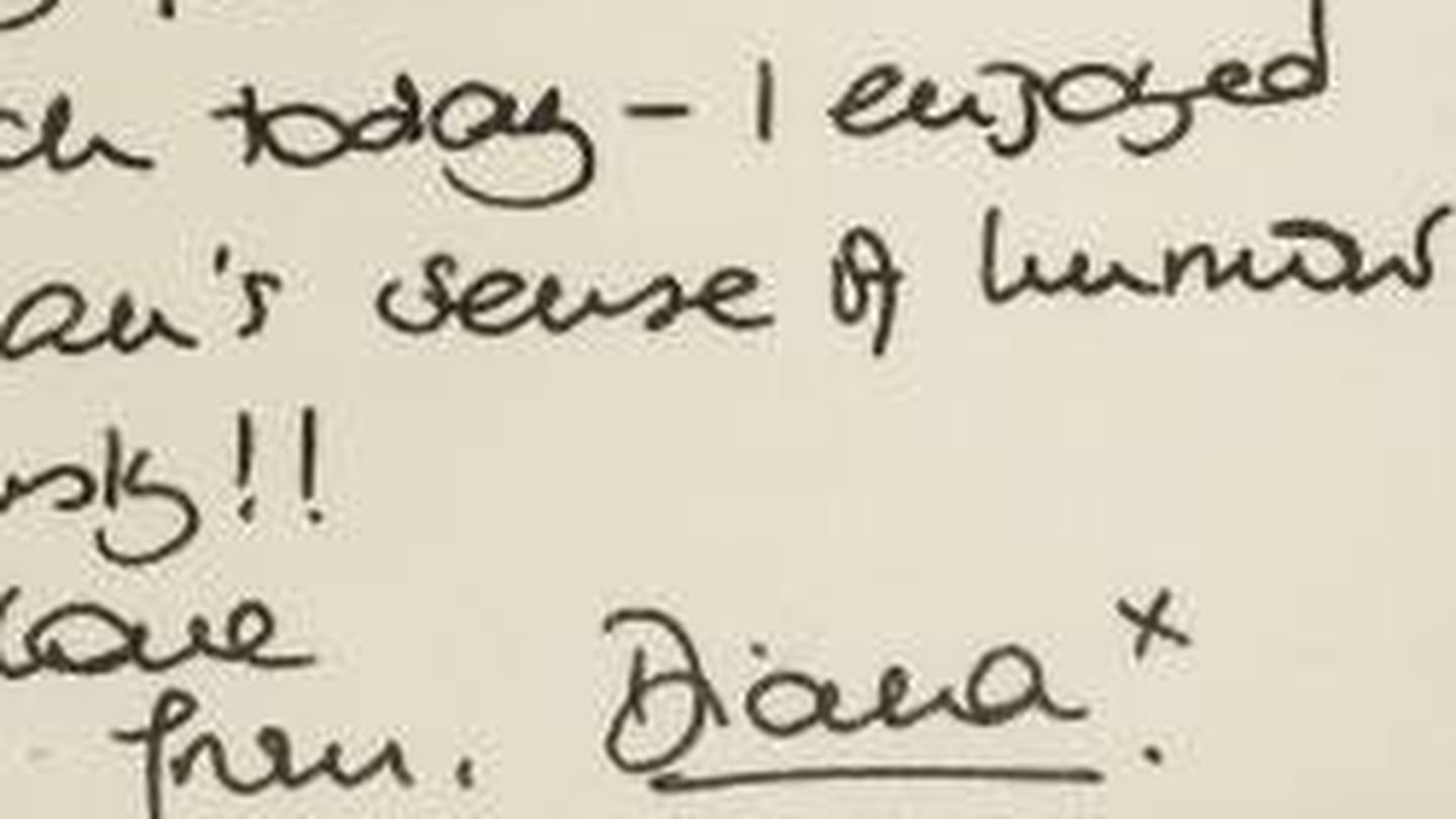 Extracto de una carta del puño y letra y firma de Diana de Gales. (Dominic Winter)