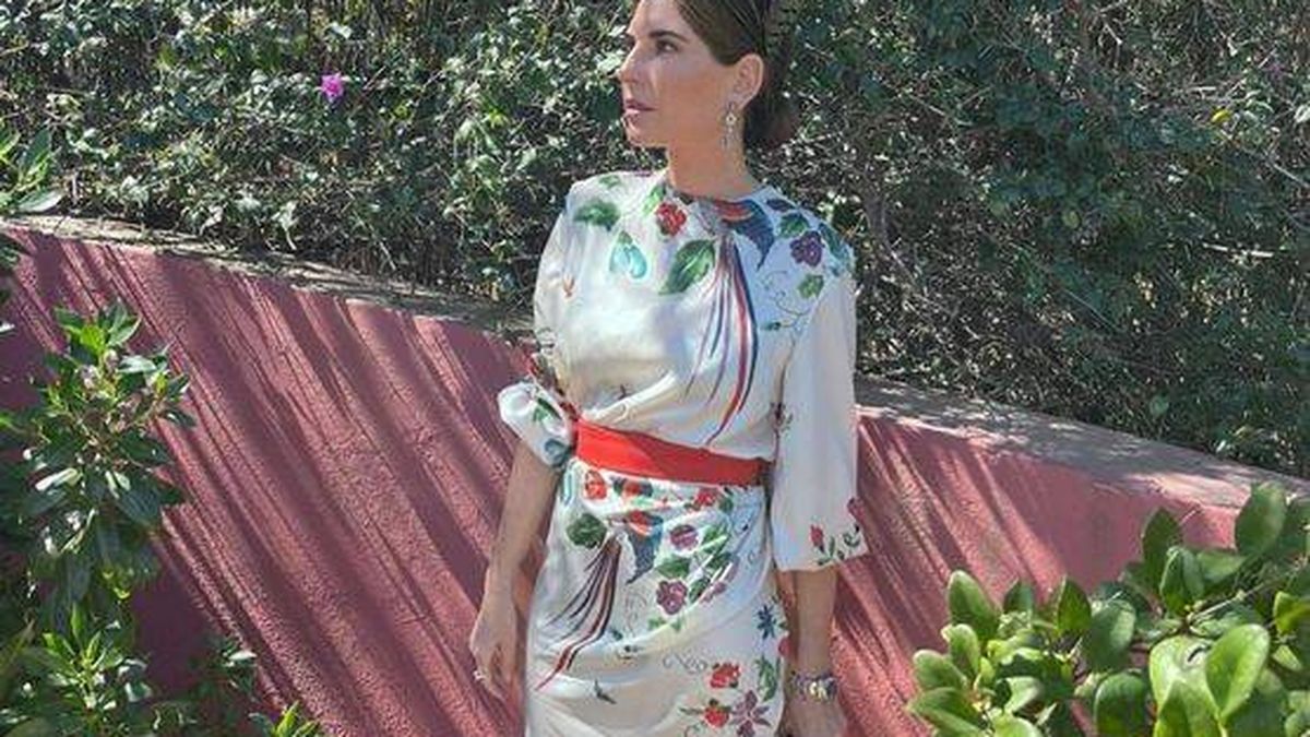 El falso vestido de invitada de Lourdes Montes en la boda de Teresa Baca y por qué es el look perfecto