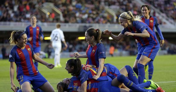 Foto: Las jugadoras del Barcelona celebran el 1-0 contra el Rosengard, obra de Jenni Hermoso. (EFE)