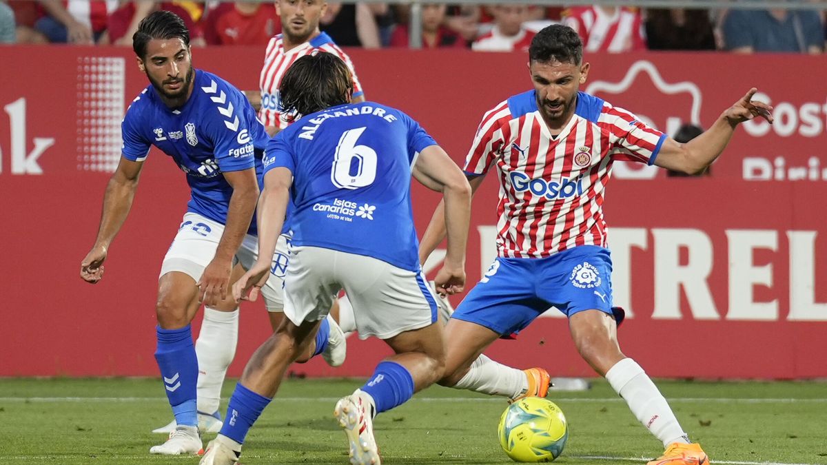 El Tenerife araña un valioso empate de Girona en la ida del playoff (0-0)