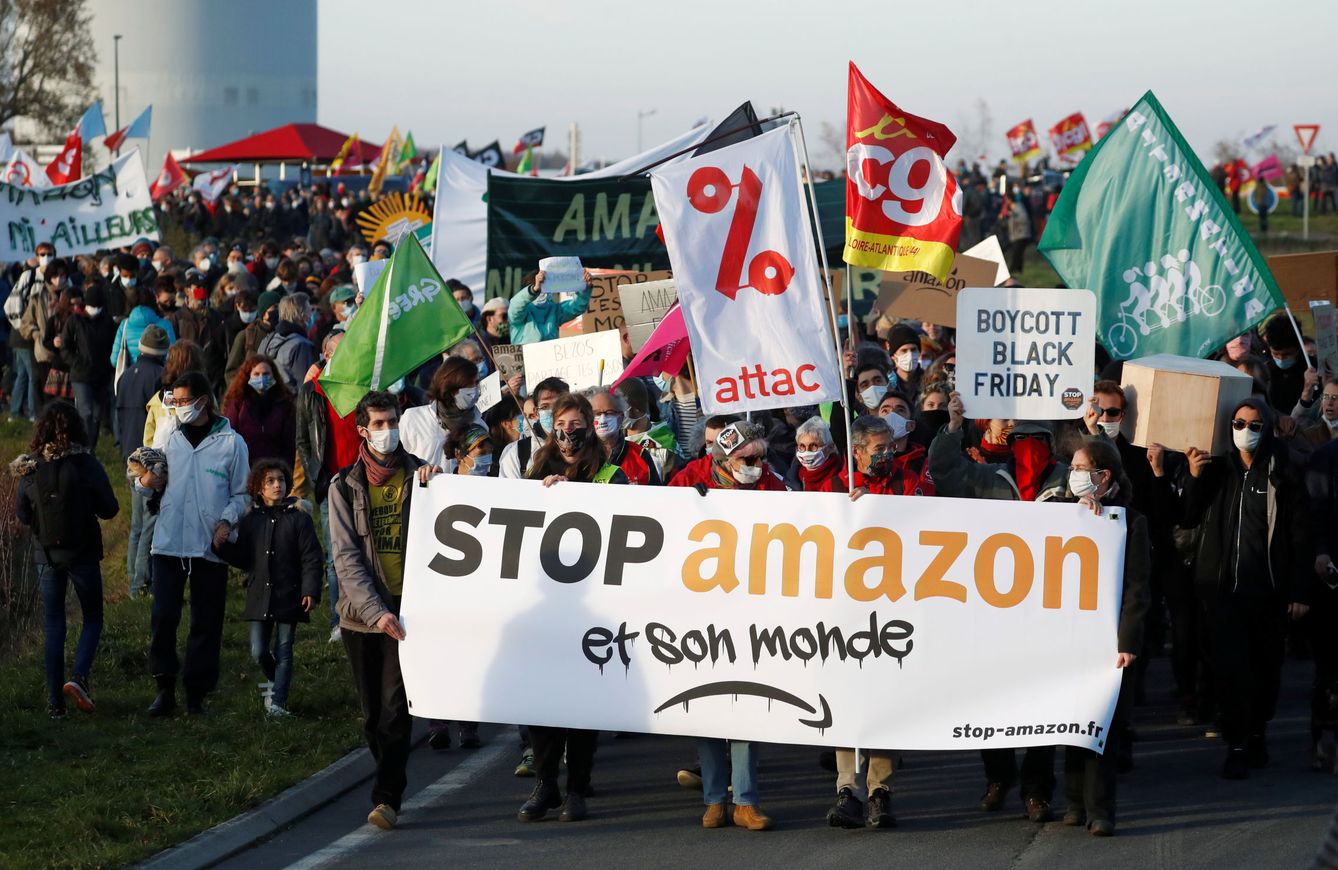 Manifestación en Montbert contra la instalación de una sede de Amazon. (Reuters)