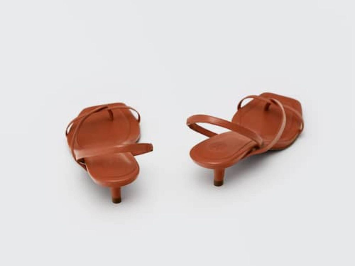 Foto: Las sandalias de tacón sensato de Massimo Dutti. (Cortesía)