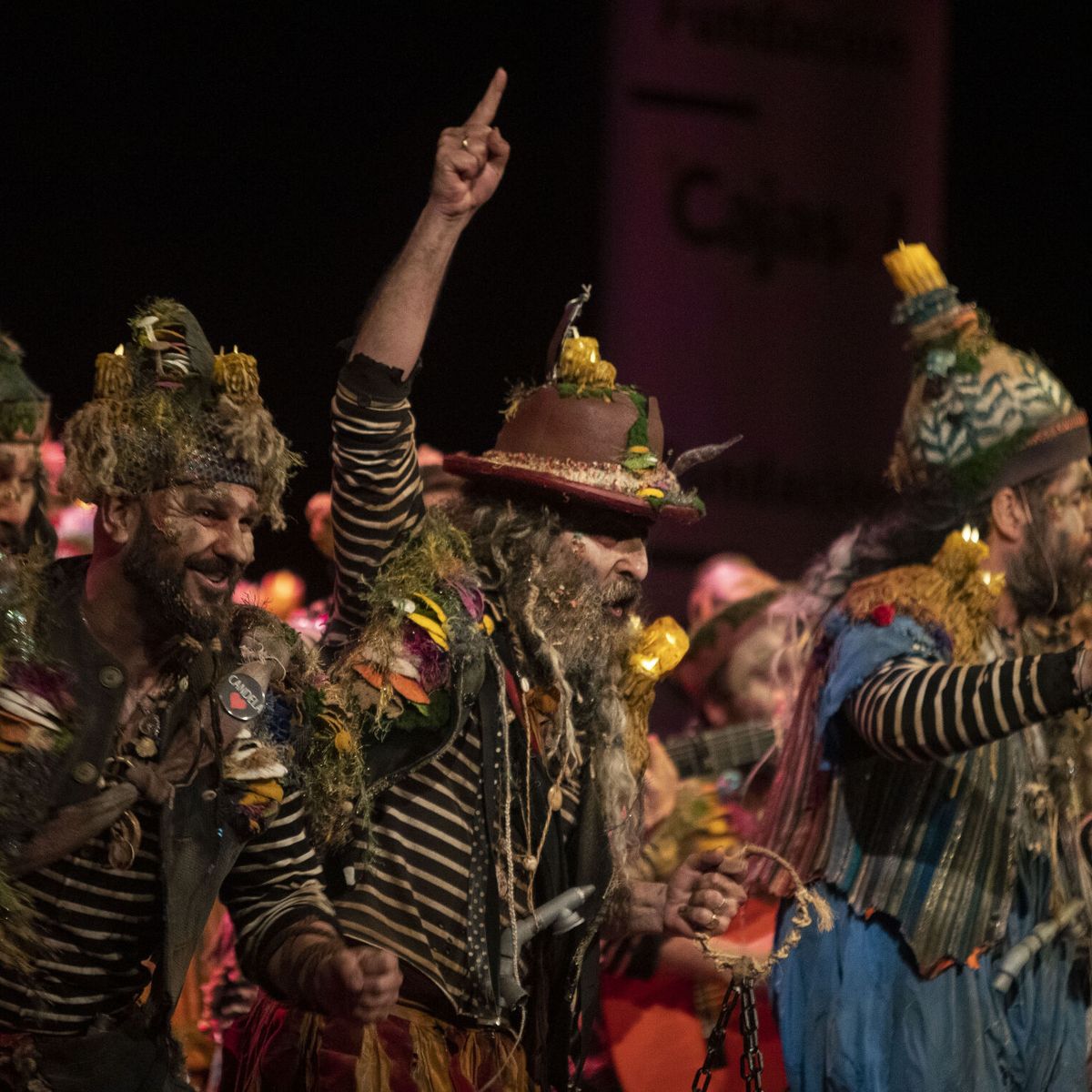 Los pitos más solidarios del Carnaval  Andalucía Información. Todas las  noticias de Cádiz