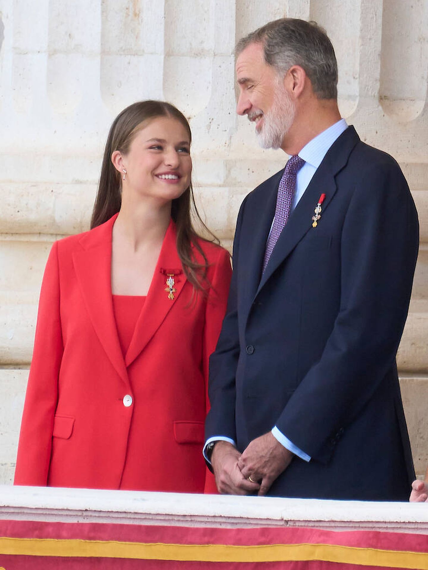 Las sonrisas de la princesa Leonor y el rey Felipe al hablar. (Limited Pictures)