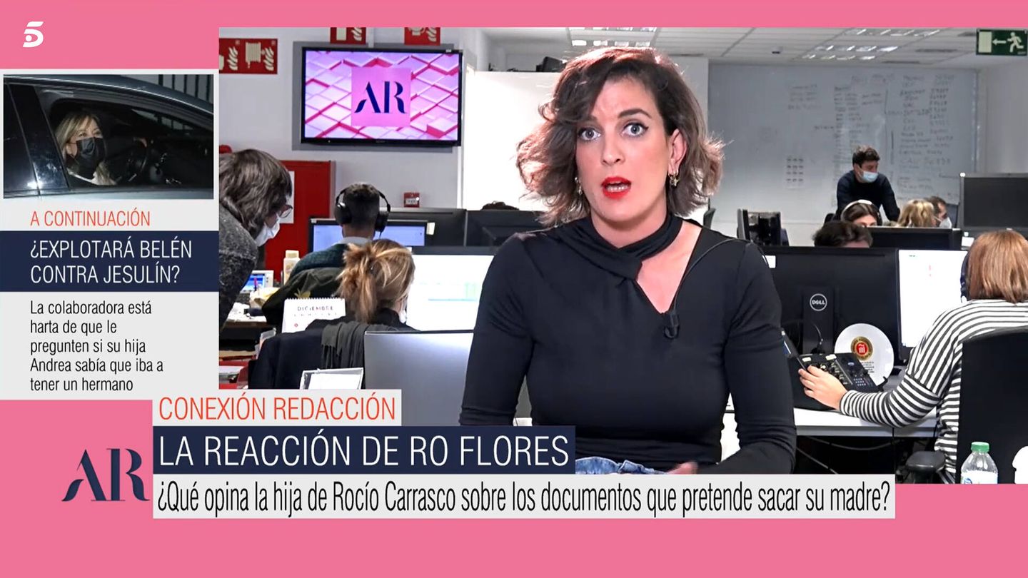 Leticia Requejo, en la redacción de 'El programa de AR'. (Mediaset)