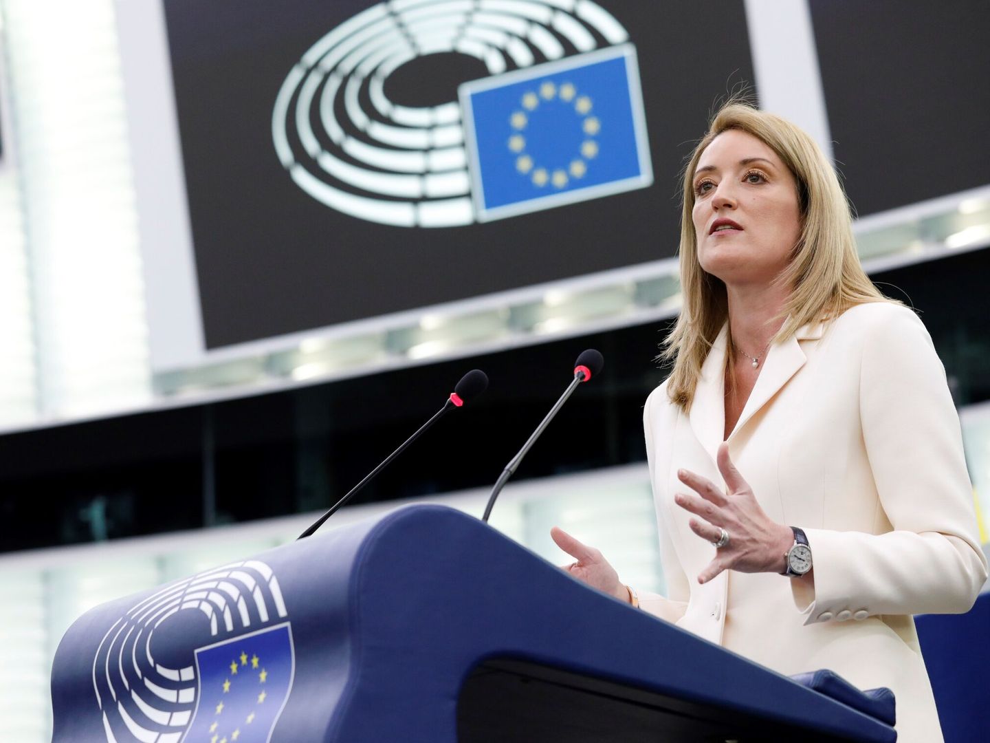 Metsola durante un discurso ante el pleno del Parlamento Europeo este martes. (EFE)