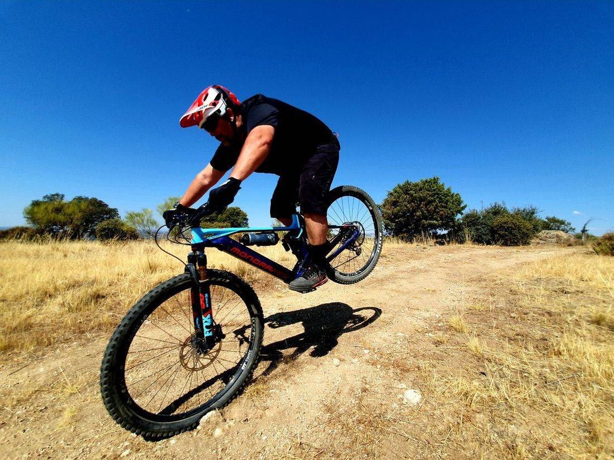 Foto: Las bicis de enduro/all mountain ya equipan ruedas de 29 pulgadas frente a las de 27,5 más comunes en el pasado (foto: Juan Ochoa)