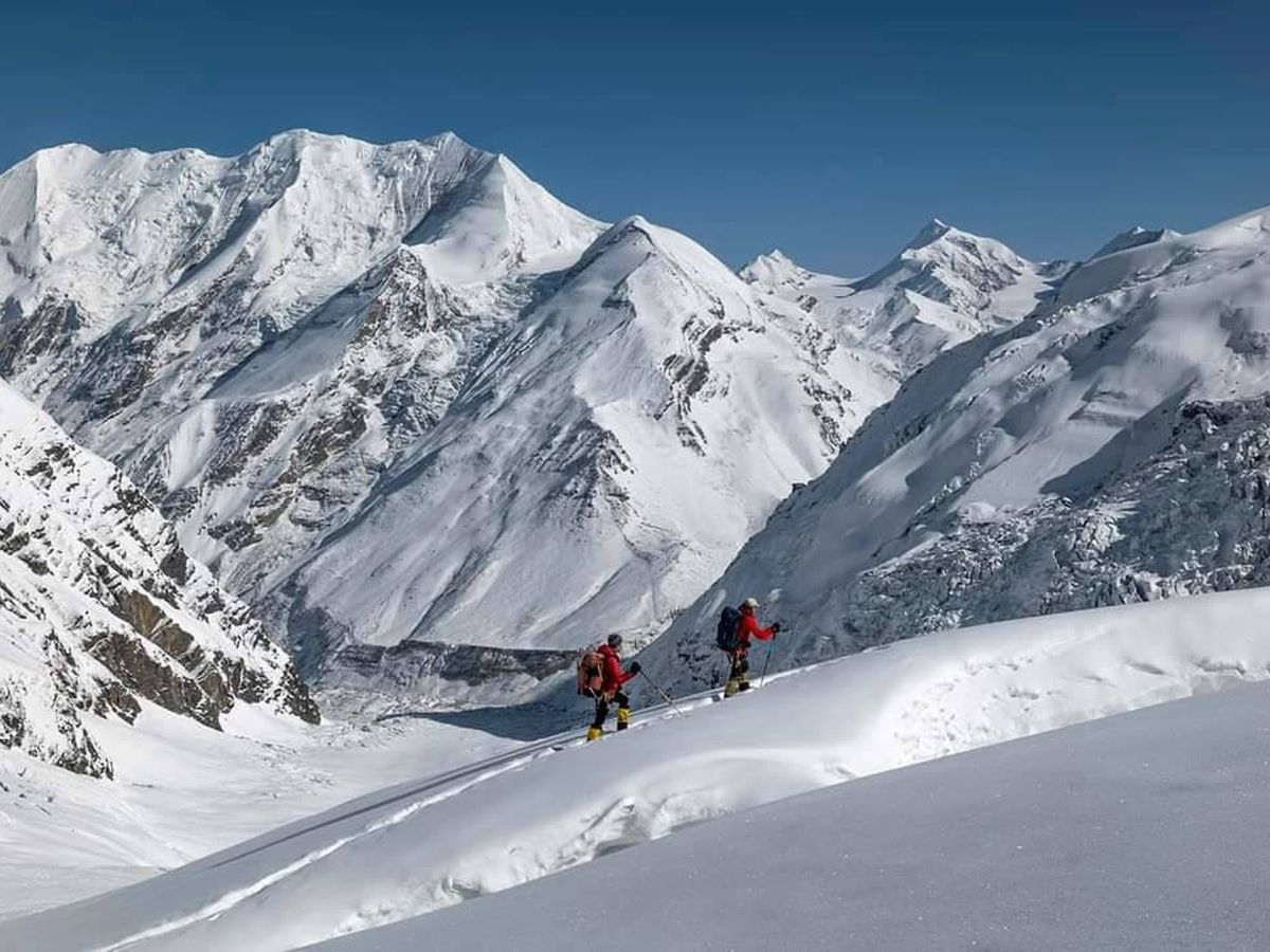 Foto: Carlos Soria y Sito Carcavilla en el Everest. (El Confidencial)