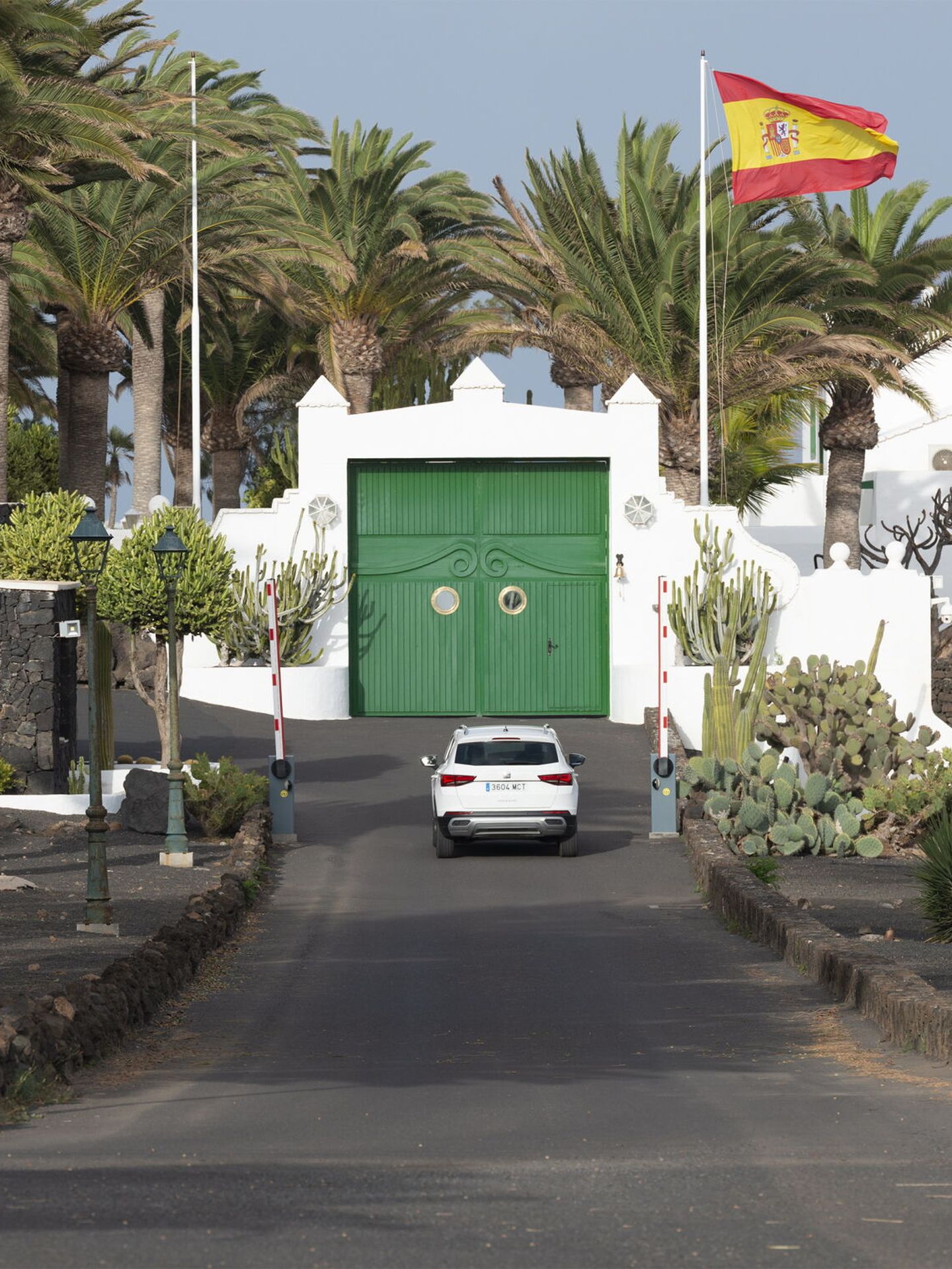 Imagen del exterior de La Mareta, en Costa Teguise (Lanzarote), donde Pedro Sánchez pasará unos días de descanso en familia. (EFE/Adriel Perdomo)