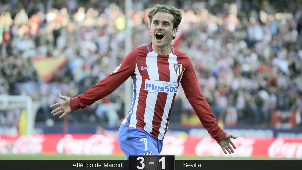 El Atlético gana al Sevilla y acecha la codiciada tercera plaza