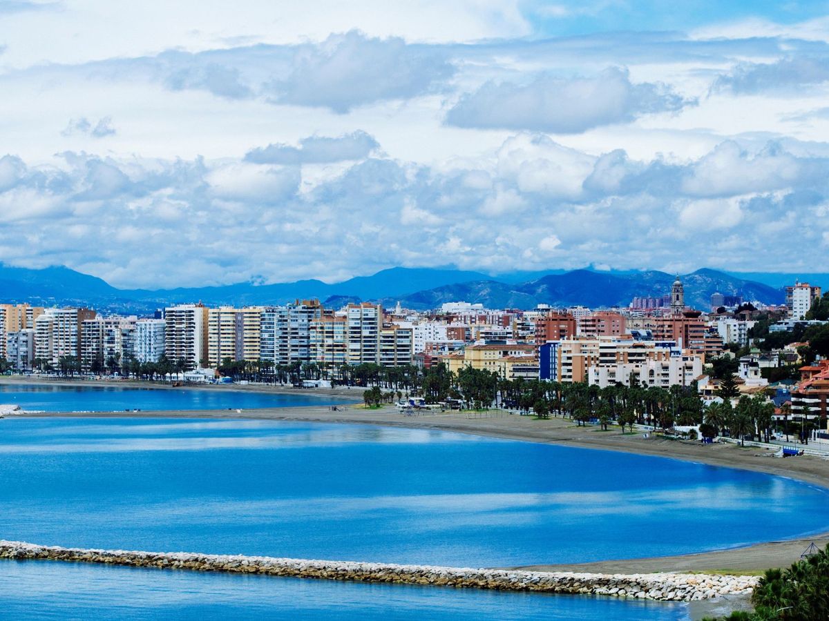 Foto: Vista panorámica de Málaga. (EFE/Jorge Zapata)