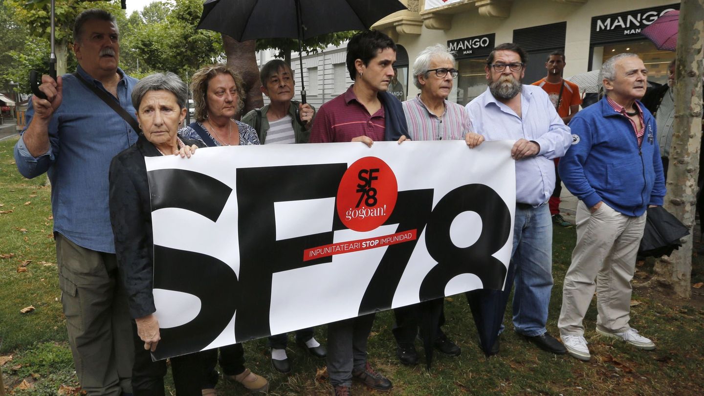 La iniciativa popular 'Sanfermines 78 Gogoan' en una manifestación. (EFE)