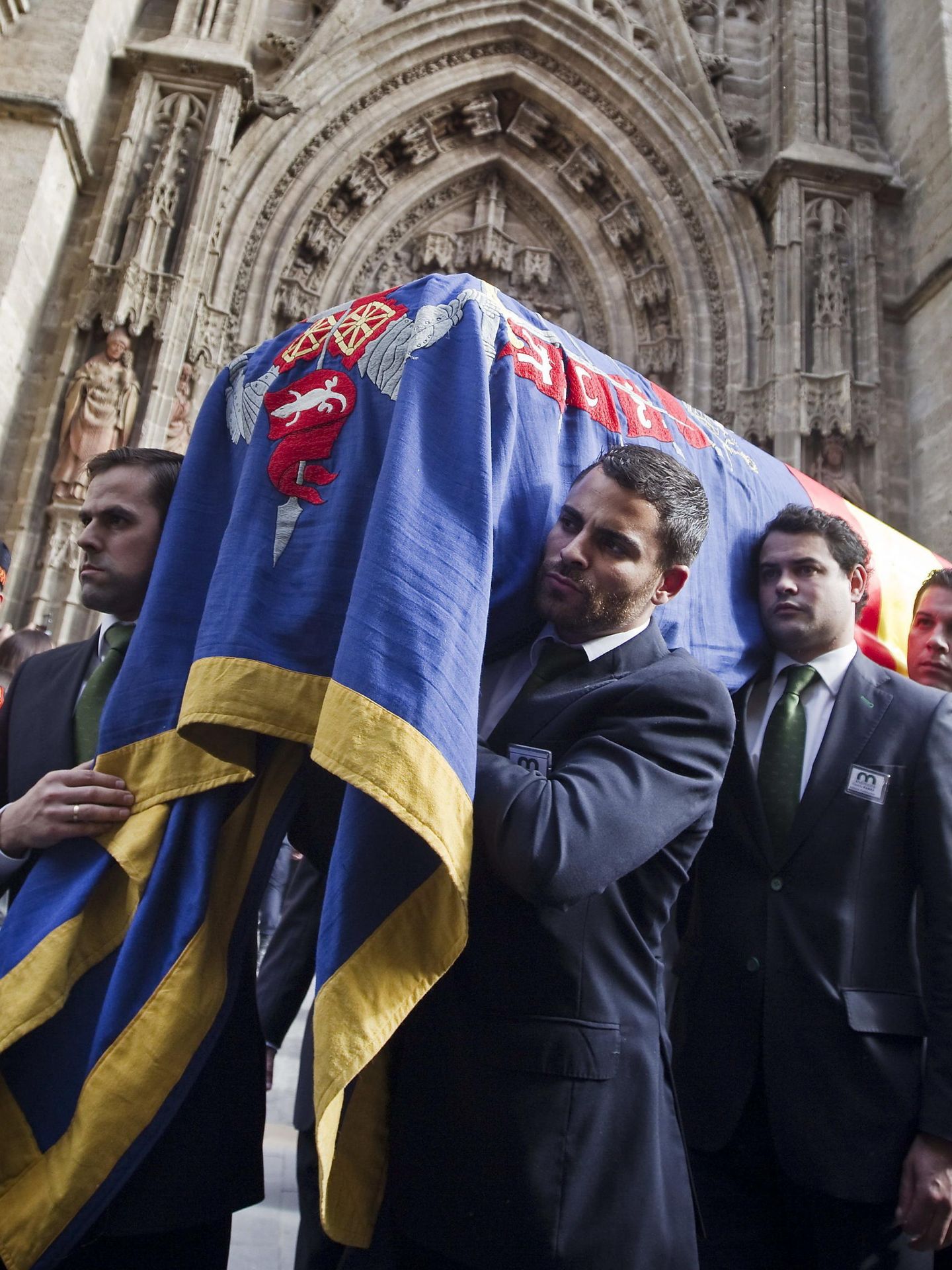 Funeral de la duquesa de Alba en la catedralde Sevilla. (EFE)