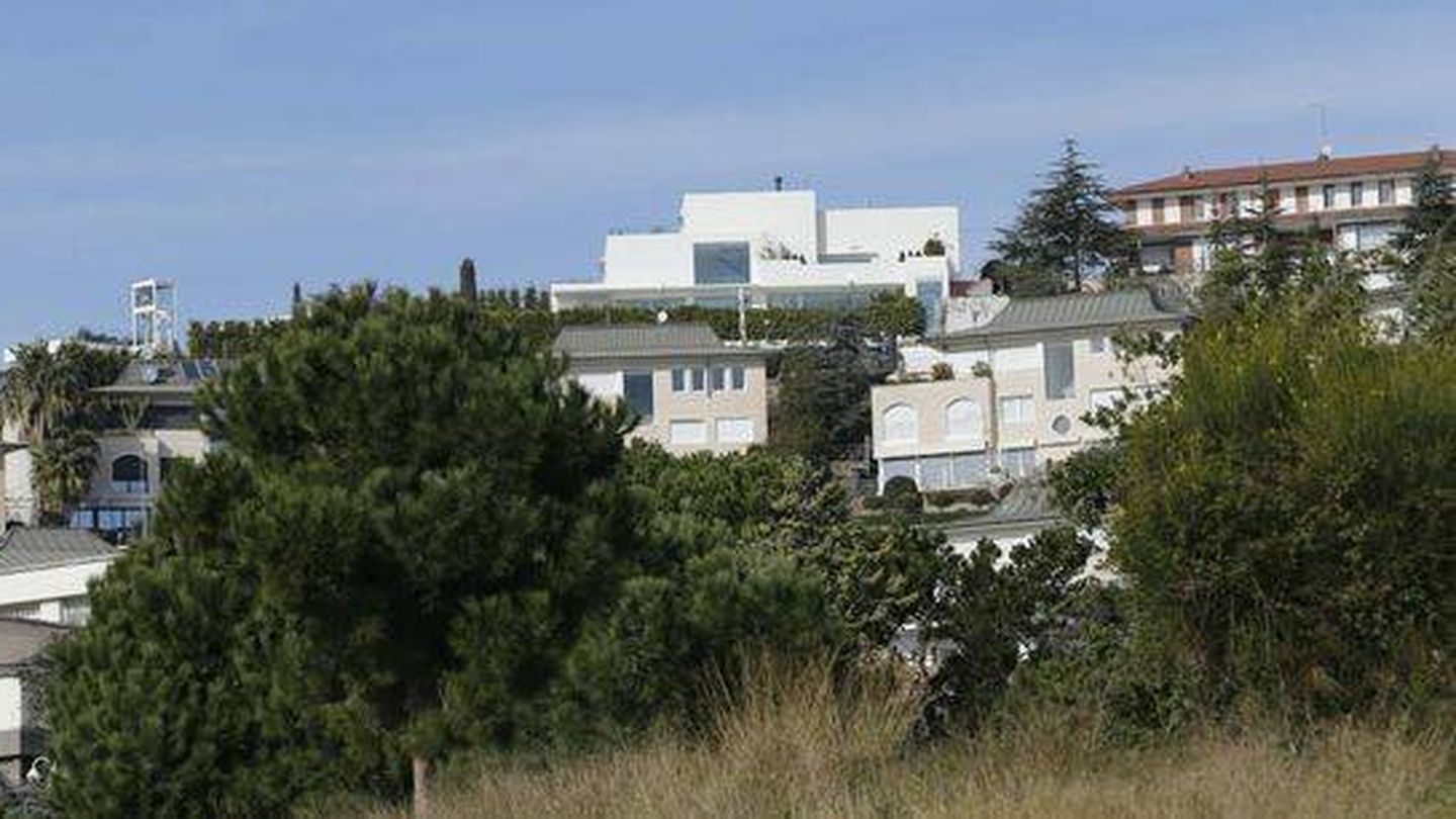  La casa familiar donde vivían Shakira y Piqué juntos antes de separarse. (Cordon Press)