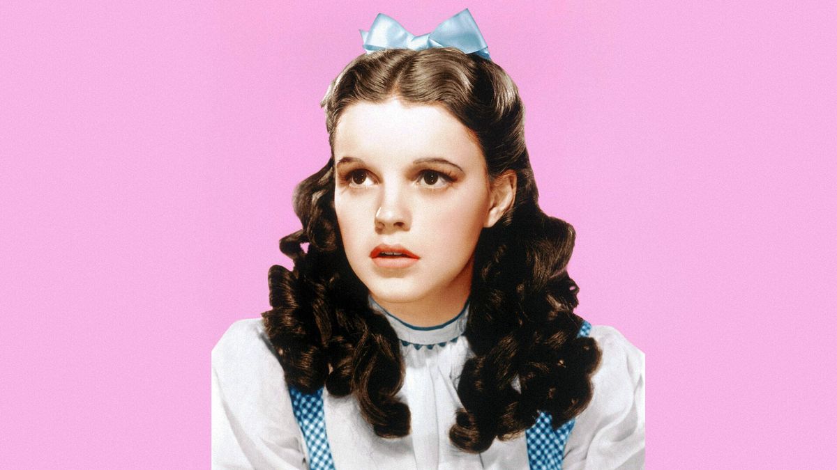100 años de Judy Garland: éxito, drogas y dramas de un icono gay 'más allá del arco iris'