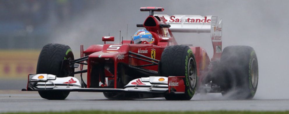 Foto: Fernando Alonso logra la 'pole' en una caótica clasificación del GP de Gran Bretaña