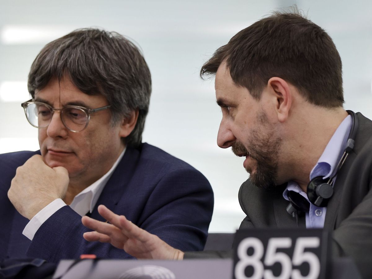 Foto: Carles Puigdemont y Toni Comín, en Bruselas. (EFE)