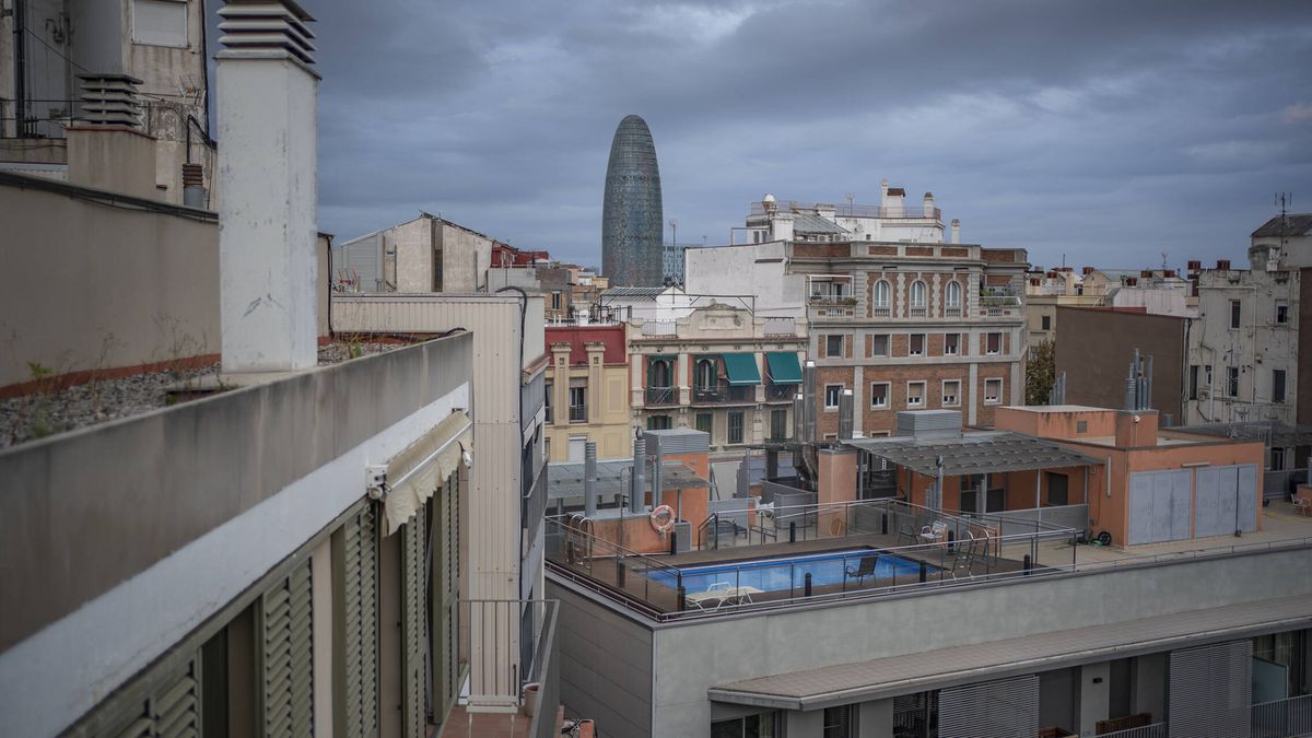 "Pisos enanos por un pastón": tres historias de jóvenes que desconfían del tope al alquiler de Cataluña