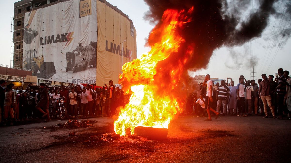 Al menos un muerto y dos heridos en las protestas por el golpe de Estado en Sudán