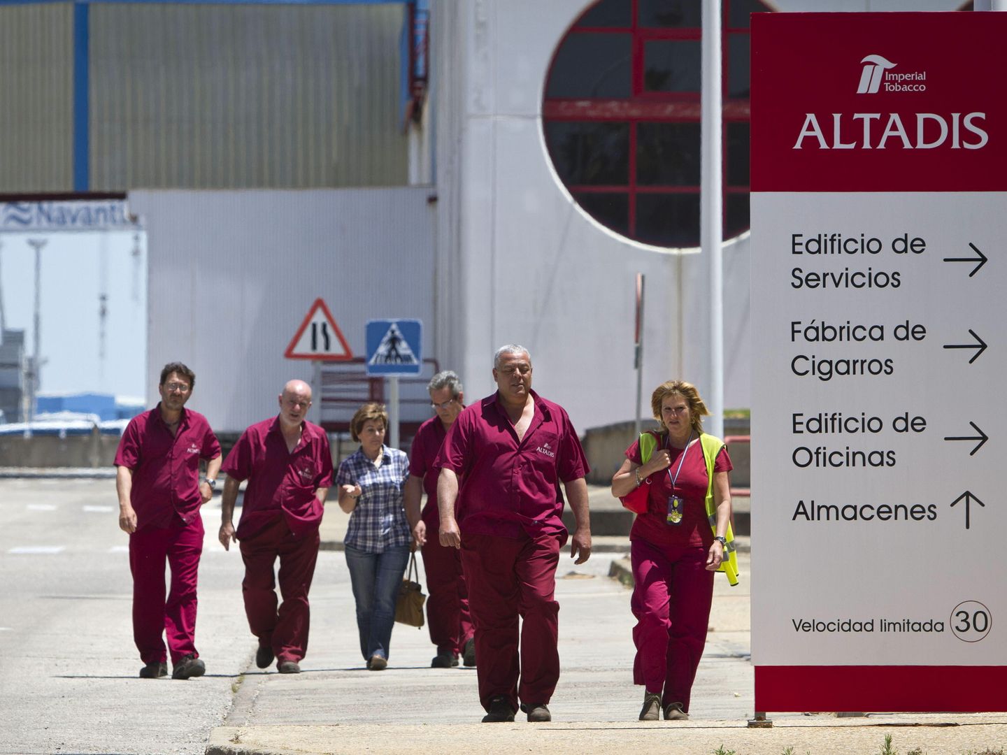 Fábrica de Altadis en Cádiz, el día de su cierre en 2013. (EFE)