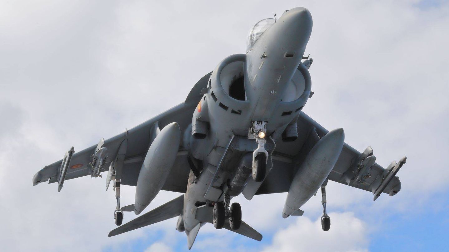 Harrier Plus  durante la toma en el Juan Carlos I (Foto: Juanjo Fernández)