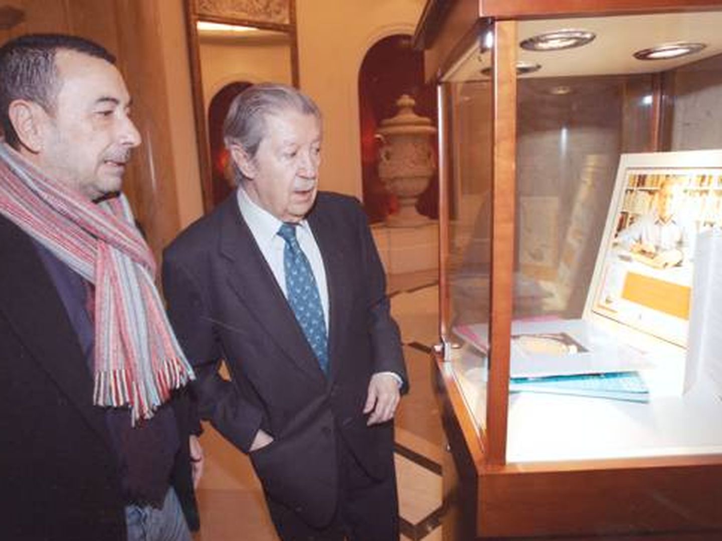 Manuel Alcántara con José Luis Garci (Fundación Manuel Alcántara).