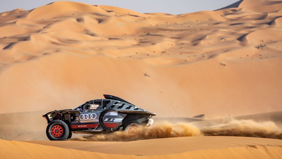 Sainz aprovecha un error de navegación de Loeb y se pone con 25 minutos de ventaja en el Dakar
