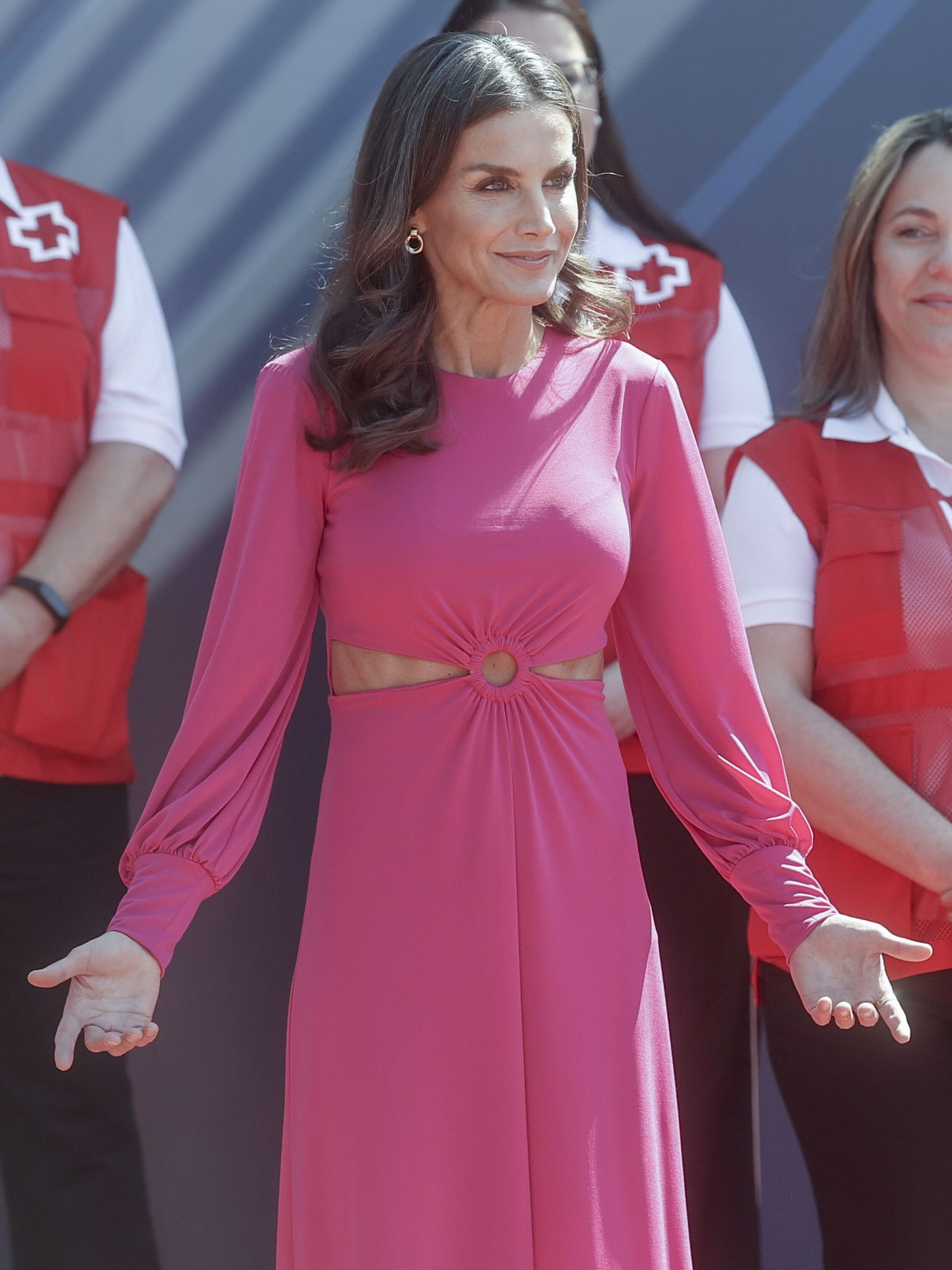 La reina Letizia, presumiendo de abdominales con vestido 'cut out'. (EFE/Kai Försterling)