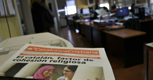 Foto: Uno de los últimos ejemplares de 'Catalunya Cristiana' en su redacción. (M. Z.)