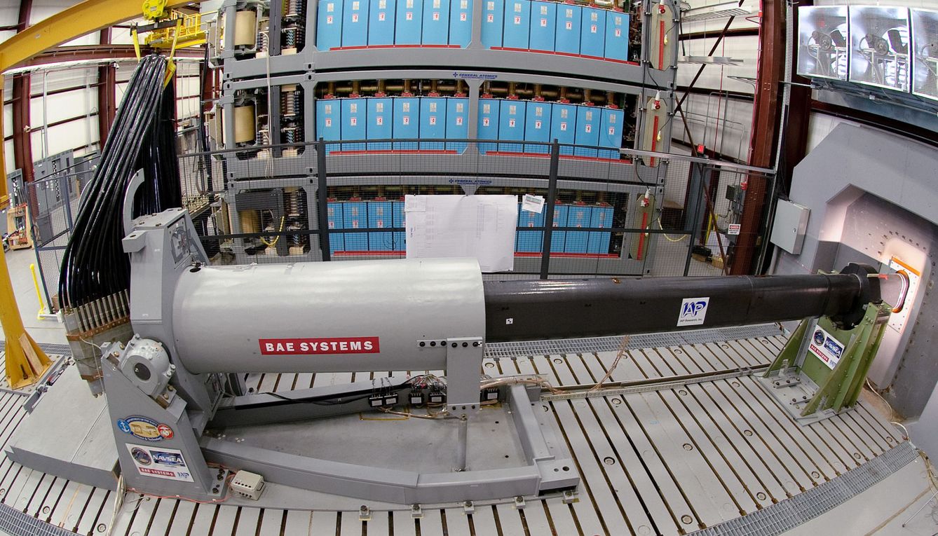 Uno de los sistemas de cañón electromagnético probado por BAE Systems.