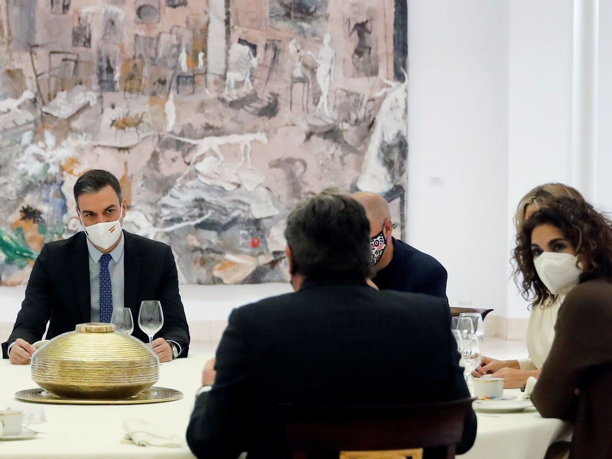 Foto: Pedro Sánchez se reúne con los secretarios generales de UGT y de CCOO. (EFE/Juan Carlos Hidalgo)