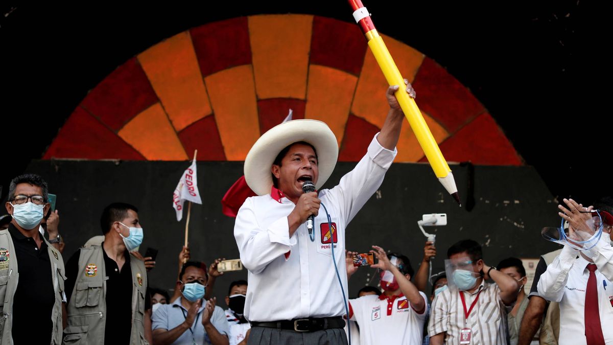 Pedro Castillo, el maestro comunista que asusta a las élites económicas de Perú