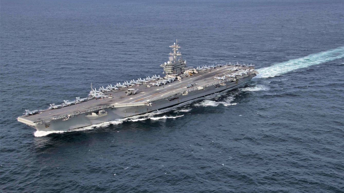 Alarde tecnológico del USS Abraham Lincoln: 100.000 toneladas de diplomacia en Mallorca