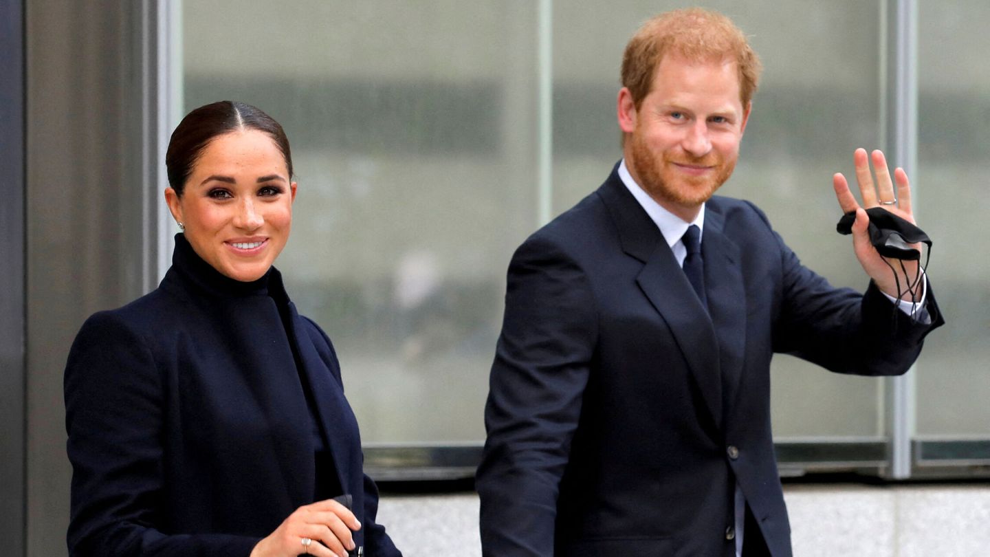 Meghan Markle y el príncipe Harry. (Reuters/Andrew Kelly)