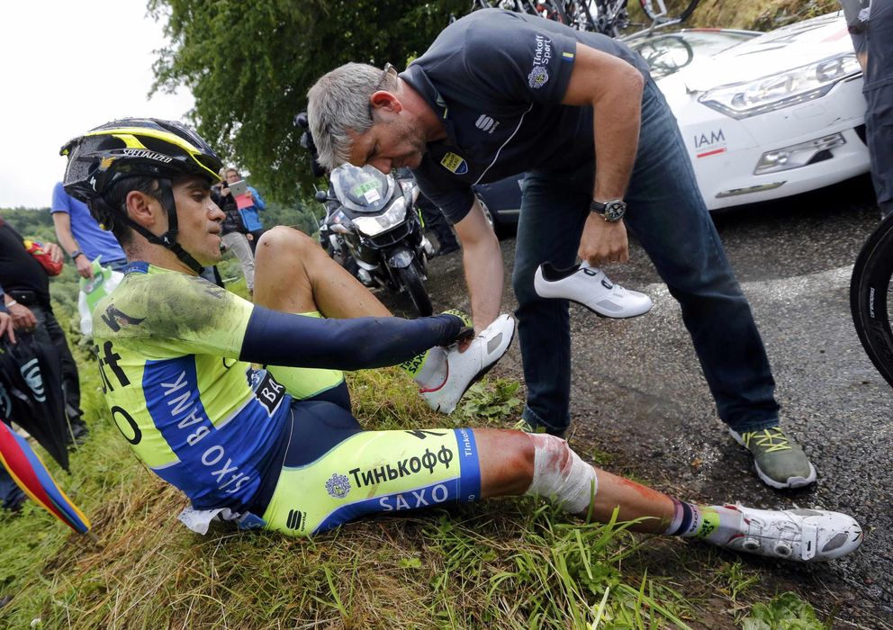Foto: Alberto Contador, tras sufrir la caída en el Tour de Francia.