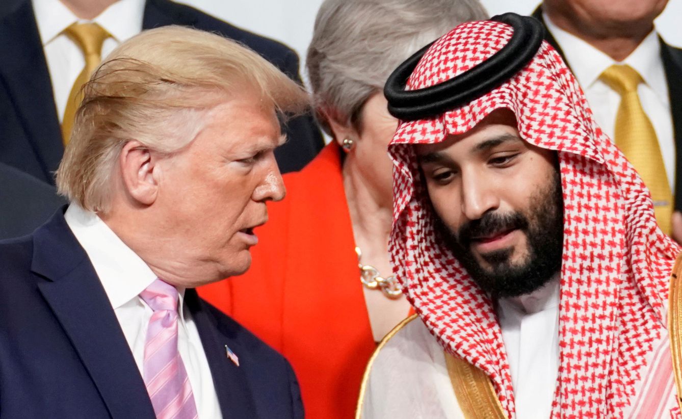 Donald Trump, junto al príncipe saudí Bin Salman. (Reuters)