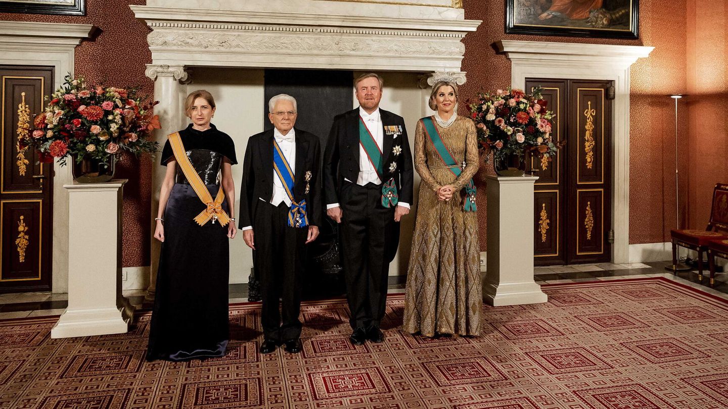 Los reyes de Holanda, junto al presidente de Italia y su hija. (EFE/EPA/Remko de Waal)