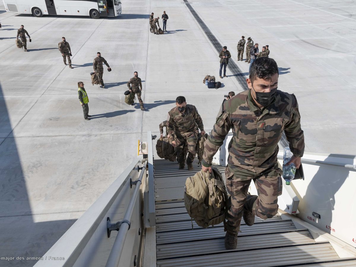 Foto: Militares franceses y belgas aterrizan este jueves en Constanza, Rumanía, como parte del refuerzo de la OTAN en Europa del Este. (EFE/Emma Le Rouzic/Estado Mayor del Ejército)