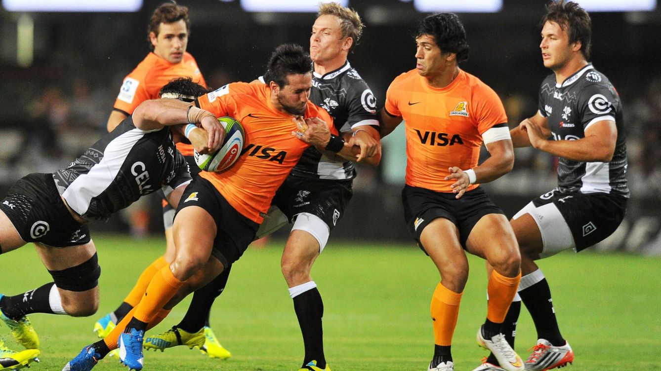 Foto: Los Jaguares argentinos (de color naranja) debutan en el Super Rugby (Muzi Ntombela/EFE/EPA)