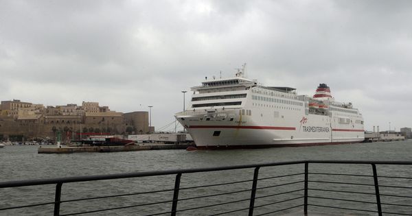 Foto: Foto de archivo del buque 'Fortuny' de Trasmediterránea que conecta Melilla con Málaga (Efe).