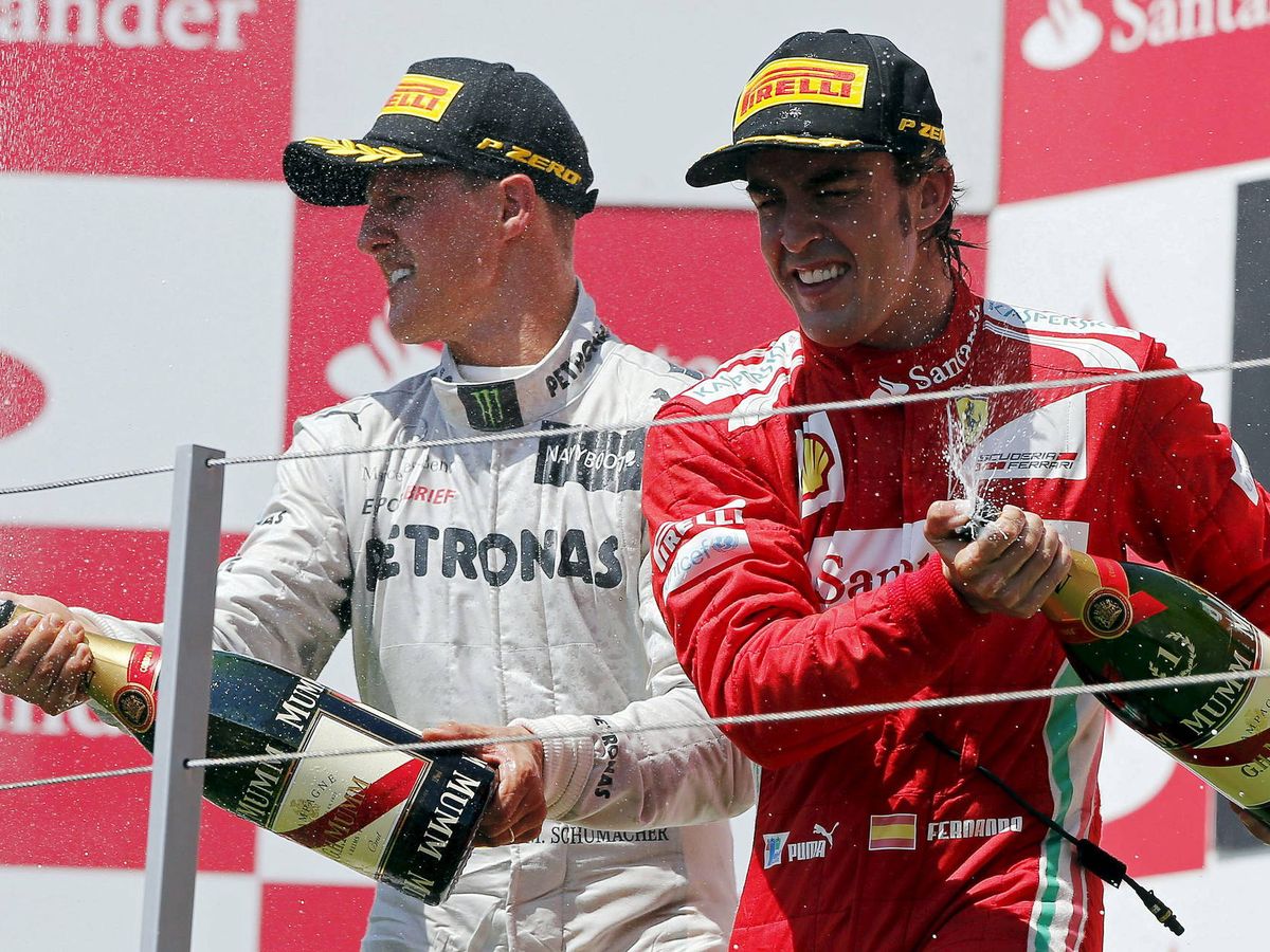 Foto: Schumacher y Alonso en el pódium de Valencia 2012. (EFE/Kai Försterling)