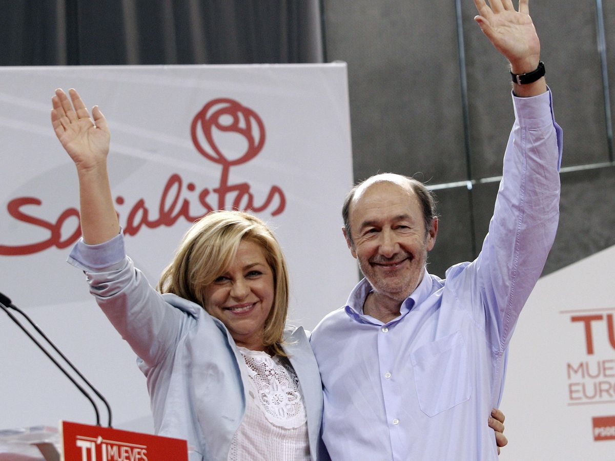 Foto: Elena Valenciano y Alfredo Pérez Rubalcaba, en una imagen de 2014. (EFE)