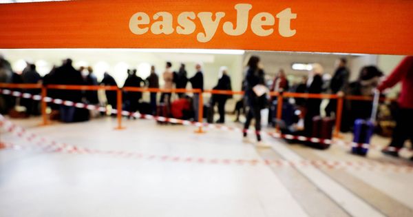 Foto: Easyjet se ha beneficiado de la crisis de los pilotos de Ryanair. (Reuters)