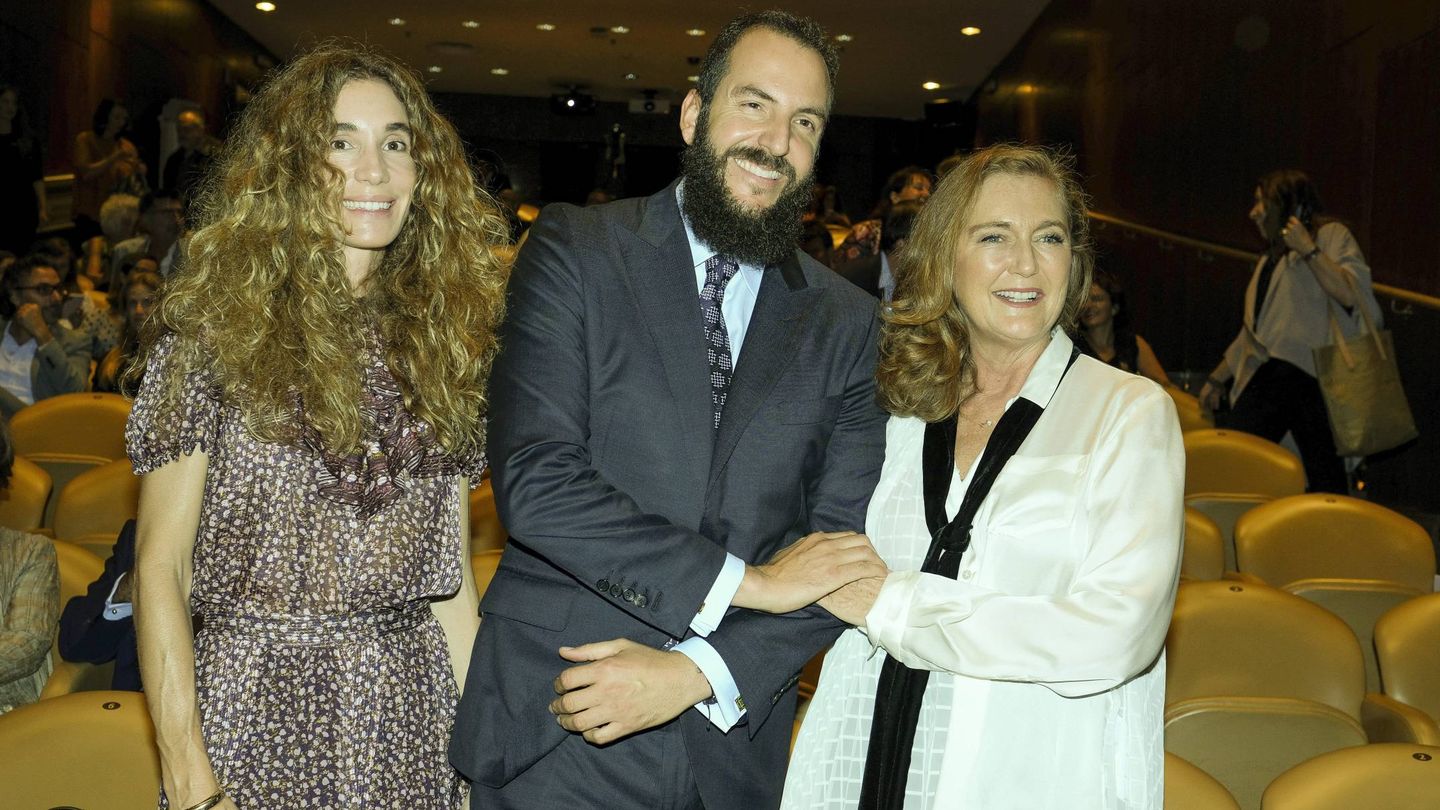 Borja Thyssen y Blanca Cuesta, con Francesca en 2019. (Cordon Press)
